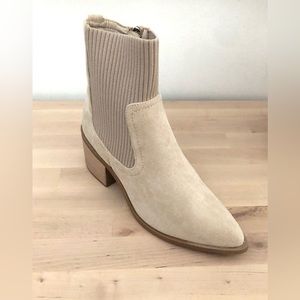 Anne Klein Bootie in Taupe